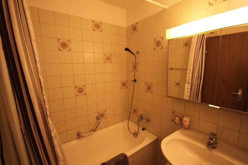 Hitrental Seefeld - Kreuzstrasse Apartments ซูริก ภายนอก รูปภาพ